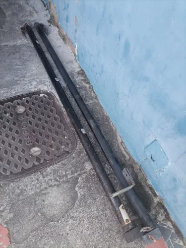 Ferragem de toldo medindo 1,87cm