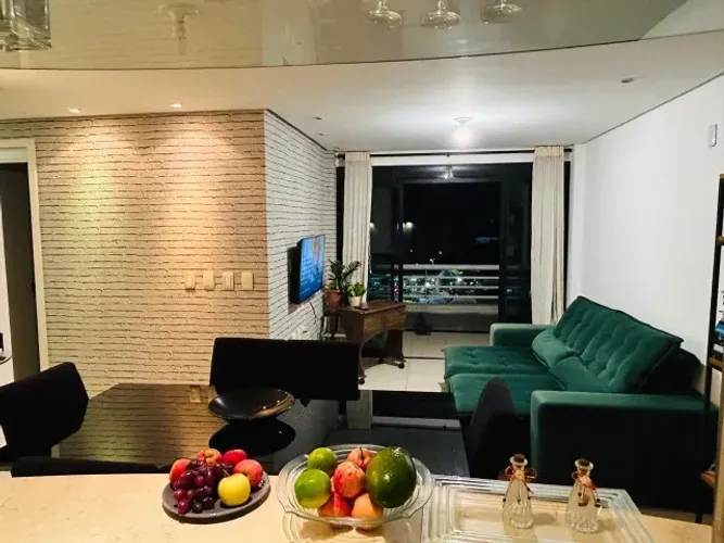 Vendo sofá retrátil e sala jantar 6 lugares bonitos e bom custo-benefício