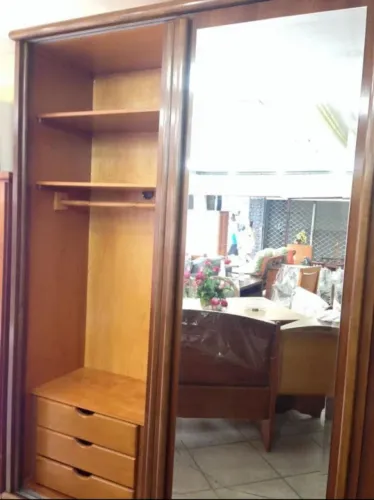 Vendo móveis madeira maciça! Guarda roupa, escrivaninha e estante