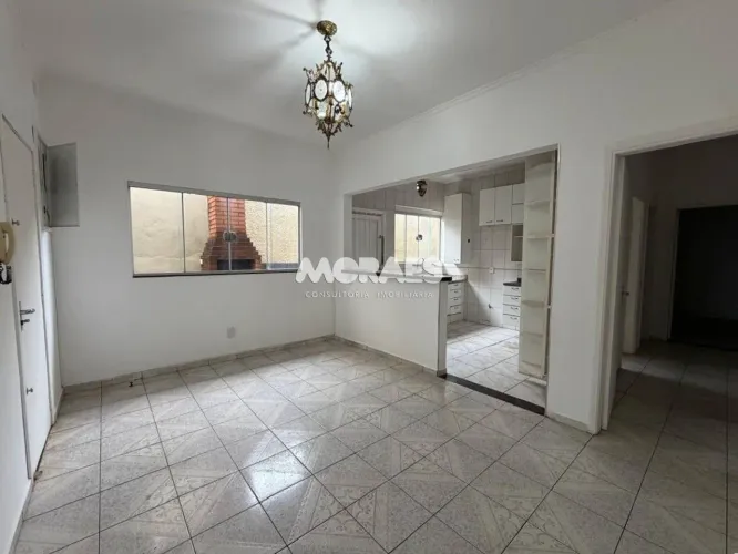 Casa com 3 quartos para alugar, 150 m² por R$ 3.000/mês - Vila Camargo - Bauru/SP