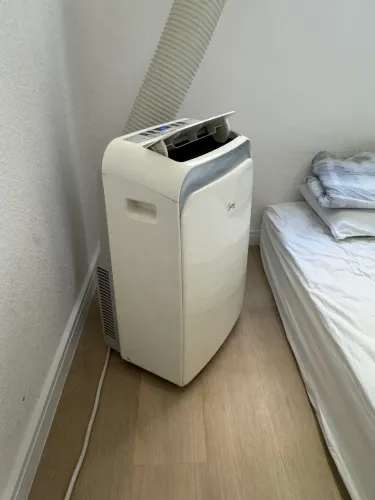 AR CONDICIONADO portátil Midea liva 220