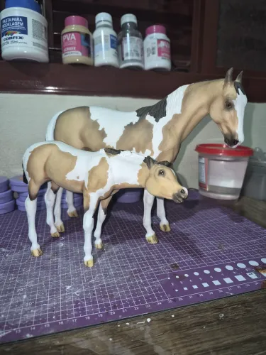 Cavalos da Breyer - Égua e potro