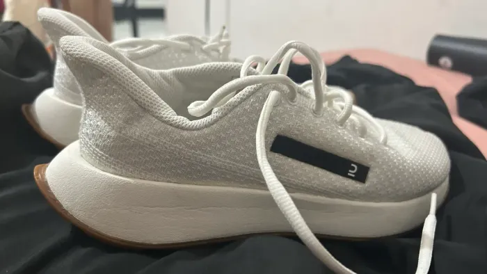 Decathlon Tênis Feminino de Caminhada Be Geared Up Kalenji Branco