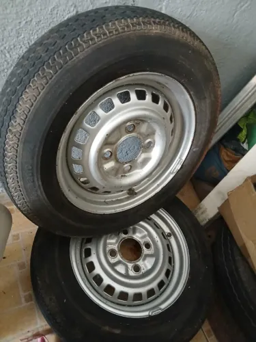 Rodas aro 15 de Fusca com Pneus Pirelli