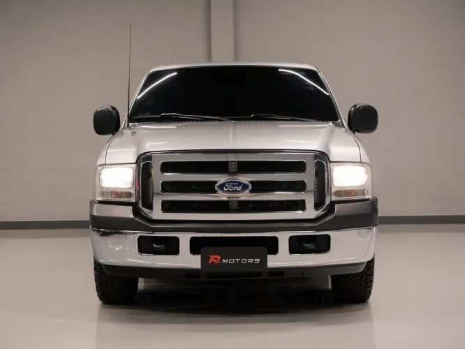 Ford F-250 XLT 3.9 4X2 Diesel TB 2011
