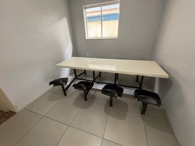 Mesa de refeitório 