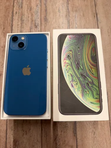 iPhone 13 semi novo (256gigas) bateria em bom estado nova