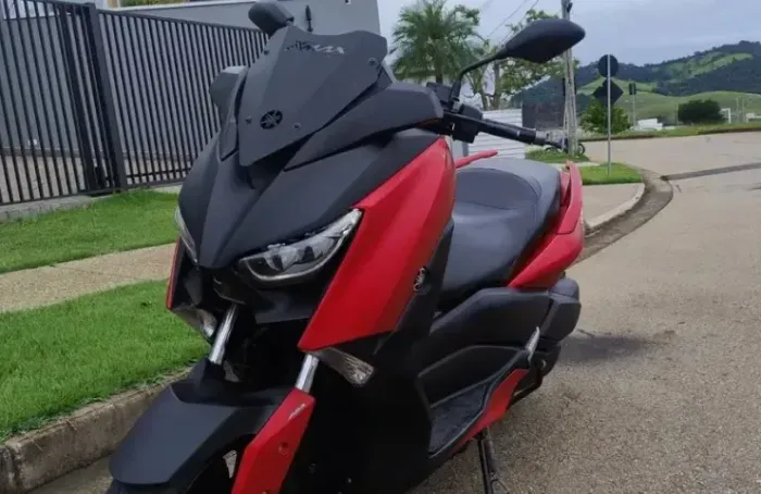 XMAX 250 VENDO OU TROCO