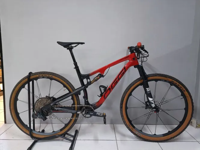 Bicicleta Seminova OGGI CATTURA SPORT FULL ? CARBONO.<br>