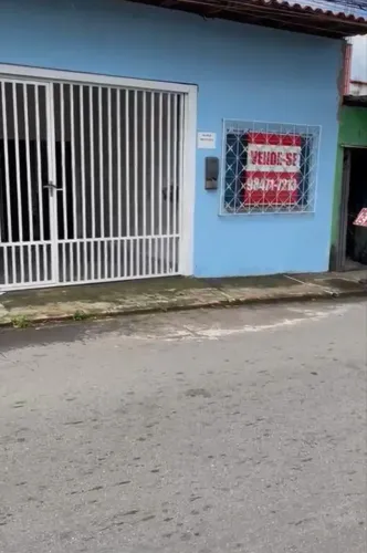 VENDO OTIMA CASA 2 QTS SALA COZINHA BANHEIRO GARAGEM