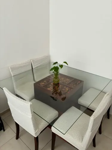 MESA DE JANTAR 6 LUGARES - MADEIRA - TAMPO DE VIDRO