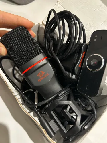 Microfone e câmera Redragon
