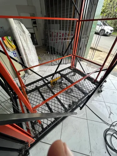 Plataforma Elevatória elétrica 9m 250 kg