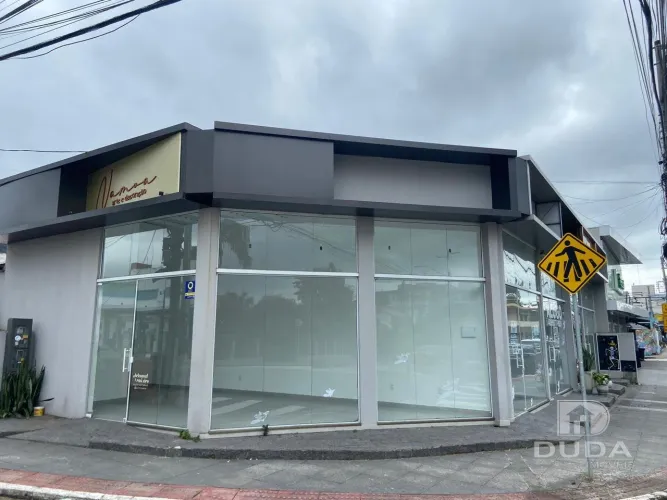 Sala de esquina para locação na Lagoa da Conceição