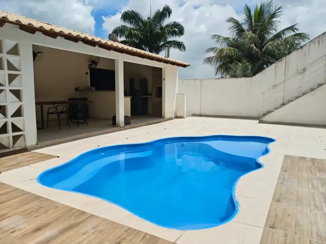 Casa para venda tem 420 metros quadrados com 3 quartos