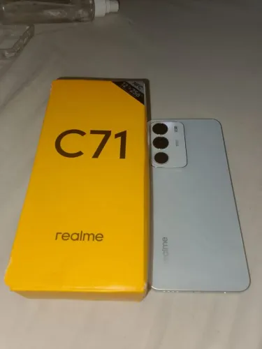 Vendo realme c71 seminovo de 256 gigas