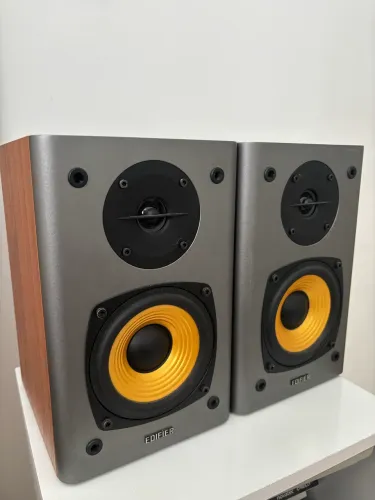 Monitores de audio Edifier