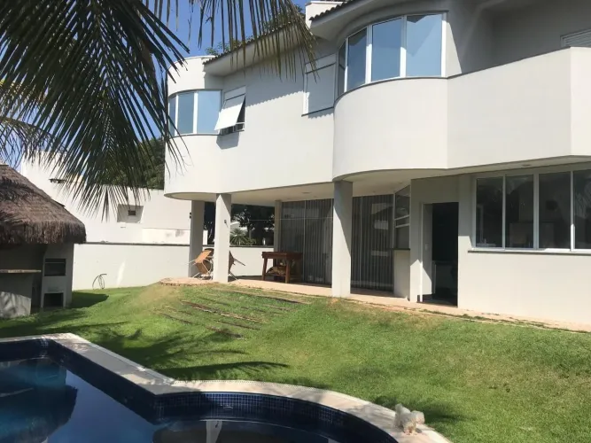 Casa à venda no Condomínio Jardins Barcelona em Uberlândia