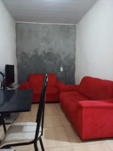 Casa no Benedito Bentes 2, 2 quartos, 2 banheiros, sala, cozinha, área de serviço.