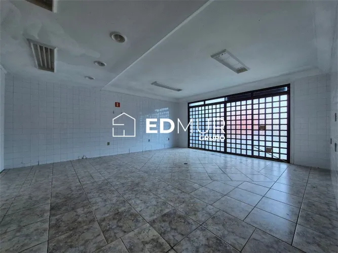 SOBRADO para ALUGUEL com 437m² no bairro Campestre com 3 quartos e 5 vagas. Santo André, S