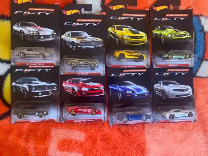 Conjunto De 8 Carros Hot Wheels Camaro Fifty 1967-2017