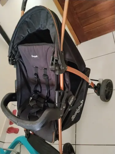 Carrinho e bebê conforto 