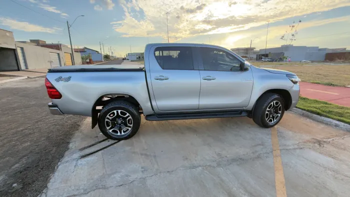 Toyota Hilux CD SRV 4X4 2.8 TDI Diesel Aut. 2022