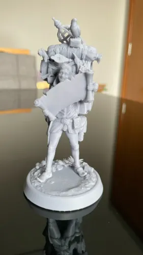 Action Figure - Dungeons & Dragons - Adventurer Freebie - Sem Pintura