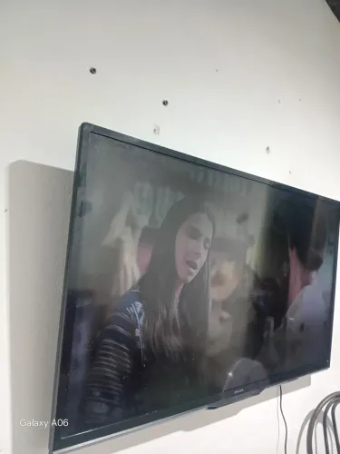 Vendo televisão 44 polegadas.