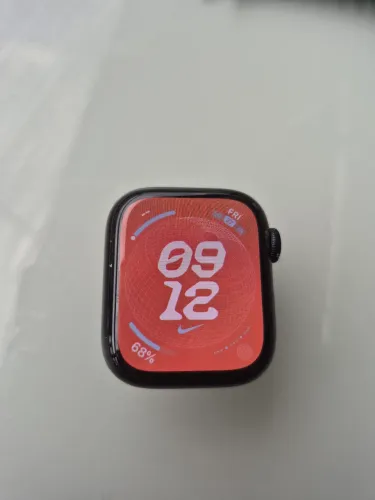 Apple Watch 7 Nike - 41mm GPS 