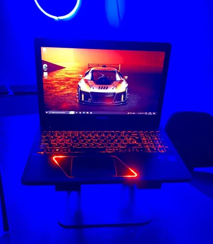 Notebook gamer GTX1050Ti - Core i7 - 16GB RAM - 1256 GB (excelente)
