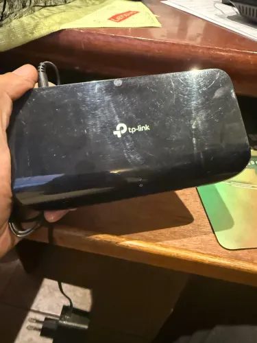Switch TP-Link 8 Portas Gigabit 10/100/1000Mbps (TL-SG1008D) + Fonte?