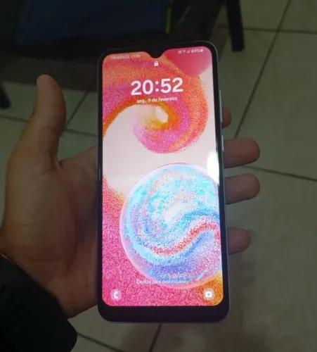 Celular pra vende bom todo com garantia 