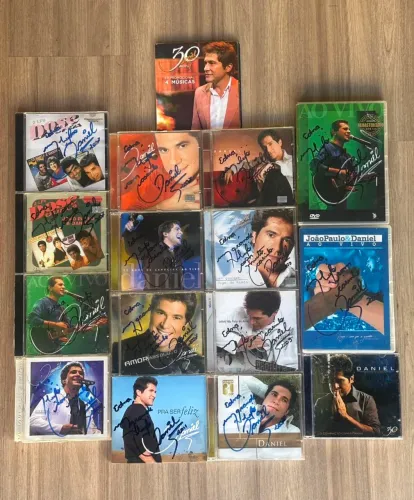 Lote Daniel 14 CDs e 2 DVDs Sendo 12 CDs e 2 DVDs Autografados