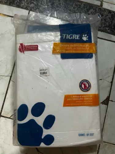 Quadro de Distribuição Tigre Sobrepor 12/16 Polos - NOVO LACRADO