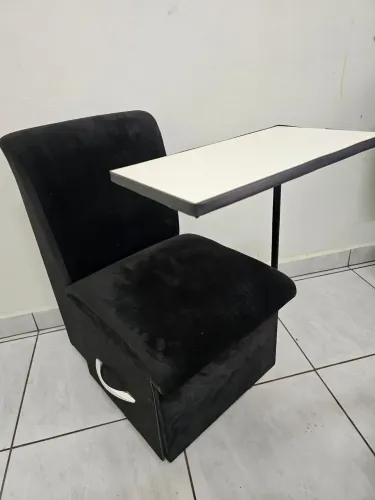 Mesa para manicure com cadeira e gaveta