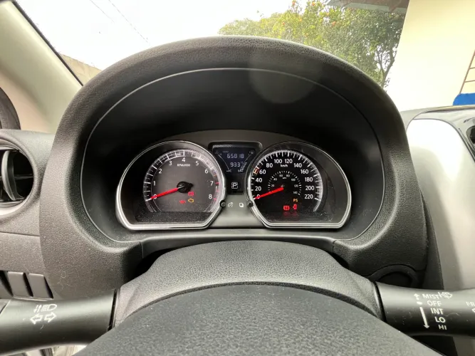 Nissan Versa Unique 1.6 16V Flexstart 4P Aut. 2017