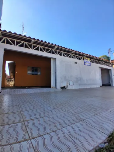 Casa de 4/4 e 3/4 no Jardim Guanabara Goiania Go na Rua Campos .
