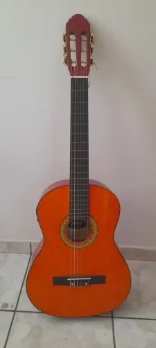 Um violão
