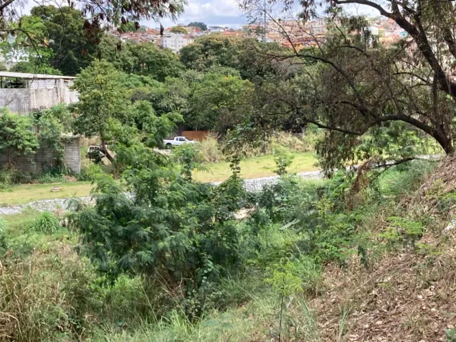 Lote / Terreno à venda em Belo Horizonte