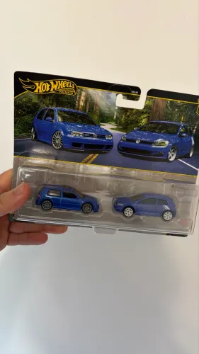 Conjunto Hot Wheels Premium Golf R32 E Mk7