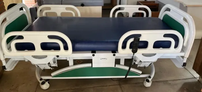 Cama hospitalar elétrica com colchão