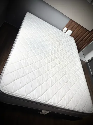 COLCHÃO CASAL COM MOLAS 1,38 M X 1,88 M X 24 CM TOKSTOK 1 mês de uso