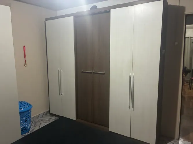 Guarda roupa 6 portas