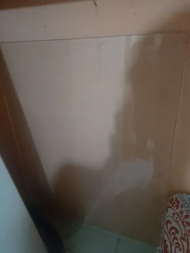 Mesa de vidro de parede