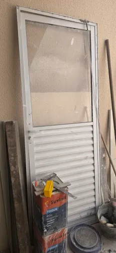 Porta vidro com aluminio