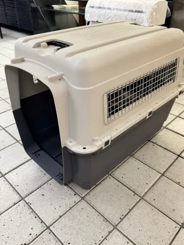 Caixa de Transporte para cães e gatos Gomoov G (nunca usada)
