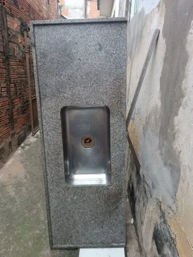 Pia Cozinha em Pedra + Cuba em Inox + Brinde Gabinete