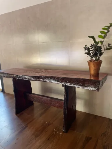 Vende-se Aparador de Madeira Rústica