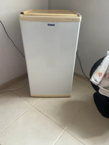 FRIGOBAR CONSUL 90 LITROS EM PERFEITO ESTADO 650,00.